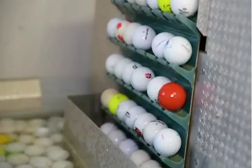 Golf balls cleaning techniques